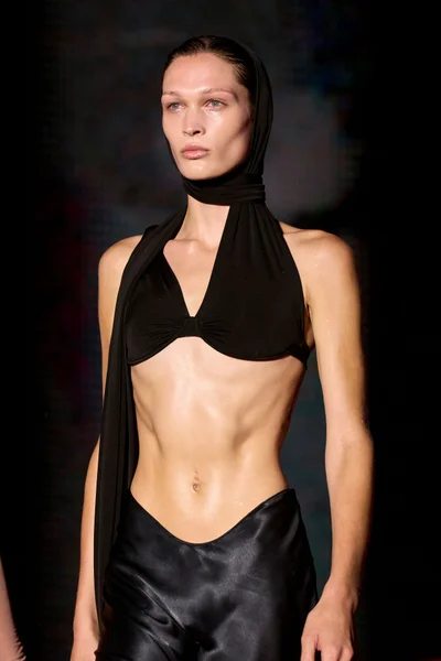 Look 99